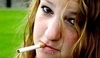 Dívka s cigaretou v puse