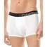 Boxerky Calvin Klein oblečené na mužském těle 