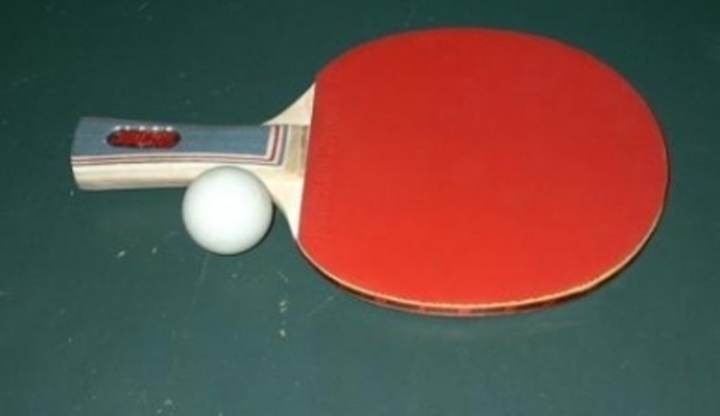 Pálka a míček na stolní tenis