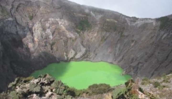 Pohled na činnou sopku  na ostrově Stromboli 