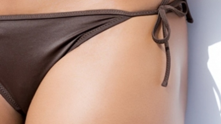 Hnědé bikiny se zavazováním na boku 