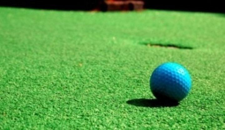 Golfový míček na hřišti 